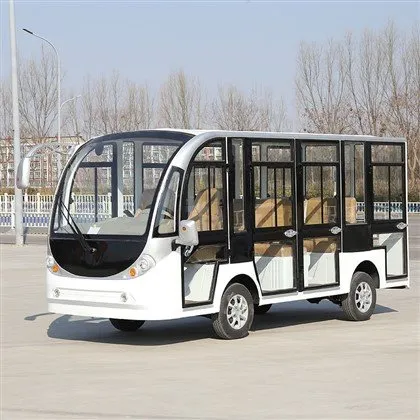 8人の電気観光車